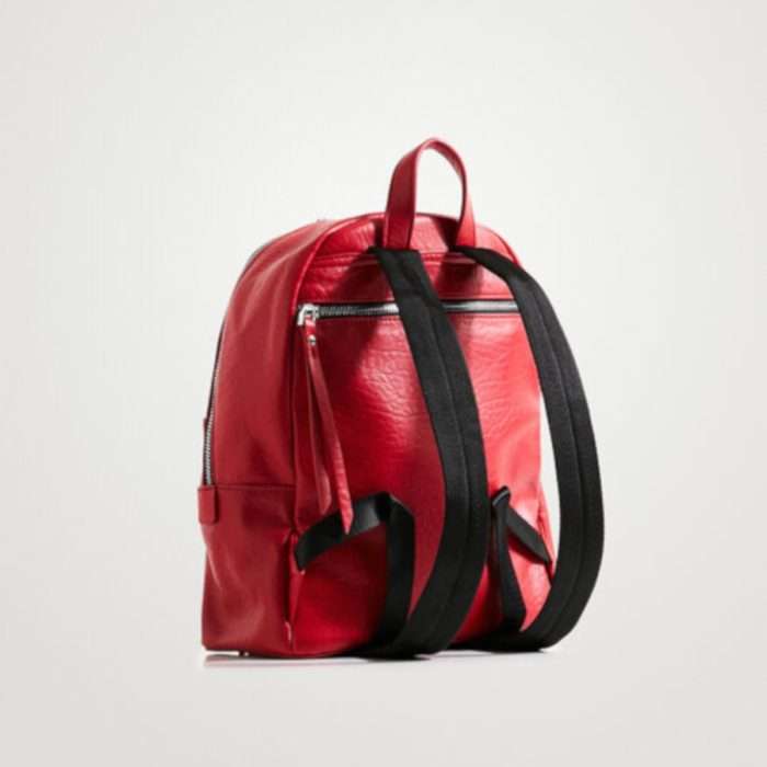 Mochila pequeña de la marca Desigual, en color Rojo