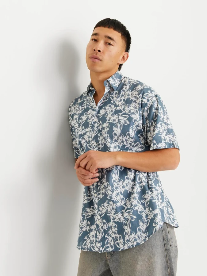 Camisa para hombre de la marca Jack&Jones , modelo 12271089 Joshua con estampado floral.