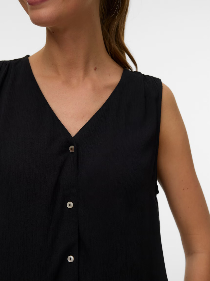 Detalle de la Blusa Vero Moda Menny Negro