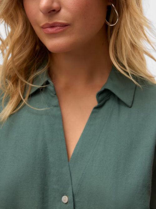 Detalle de la Blusa Vero Moda Mymilo Verde Laurel